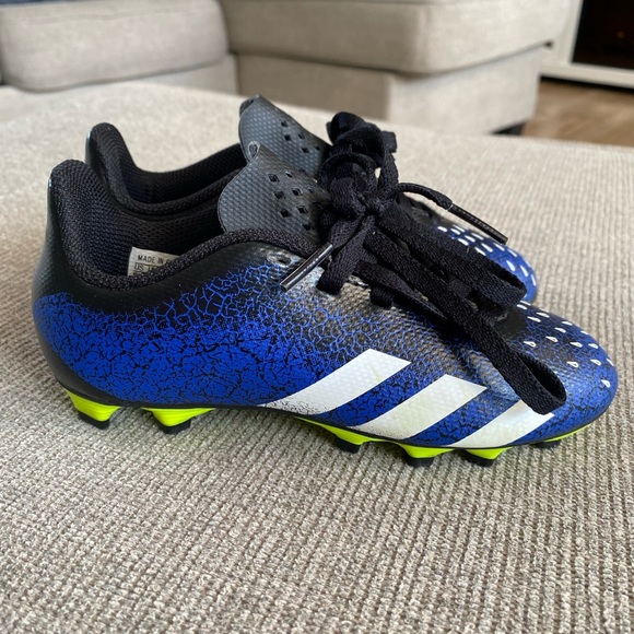 Adidas⚽️ Kids cleats: predator freak4 - Picture 2 of 3